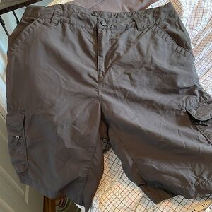 Women’s REI 12 gray cargo walking shorts 8 pockets/2 w/zippers/2 w/ hook & loop